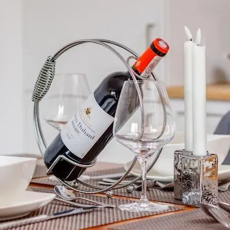 Comfort Stone Hill 公寓 *